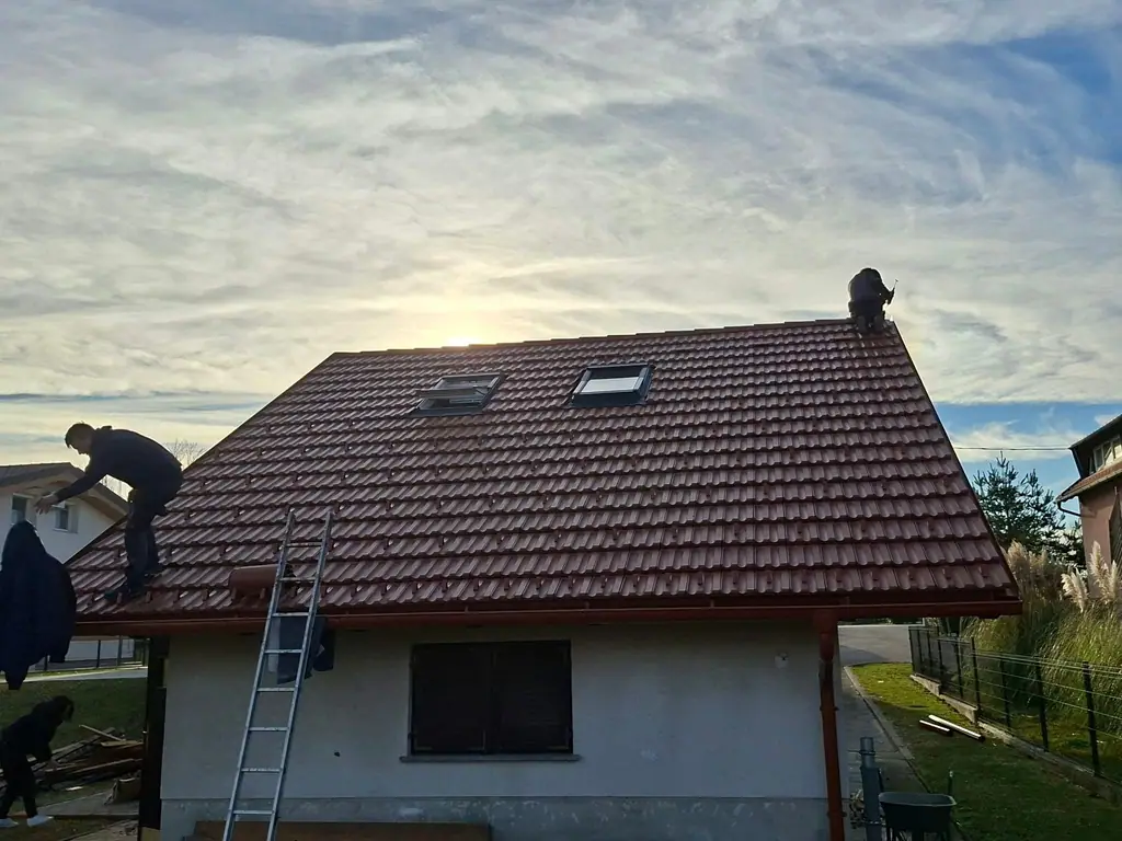 Pregled in popravilo strehe z opečno kritino in strešnimi okni